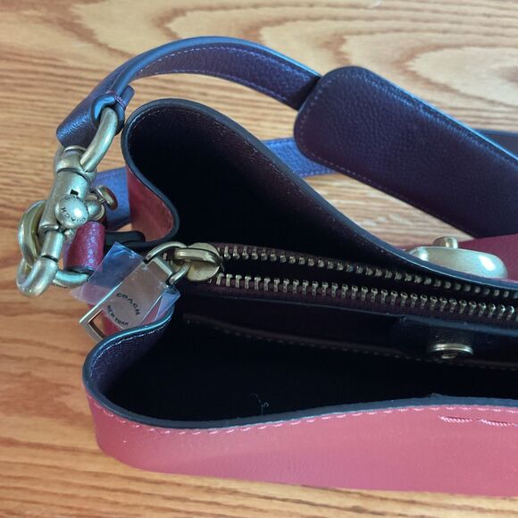 Coach Red Leather Medium Shoulder bucket Bag - Picture 5 of 8